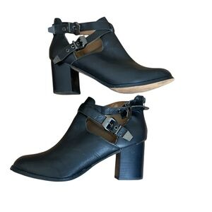 Zigi Soto Leather Rosemary Bootie Black Size 11 
Adjustable Straps Block Heel